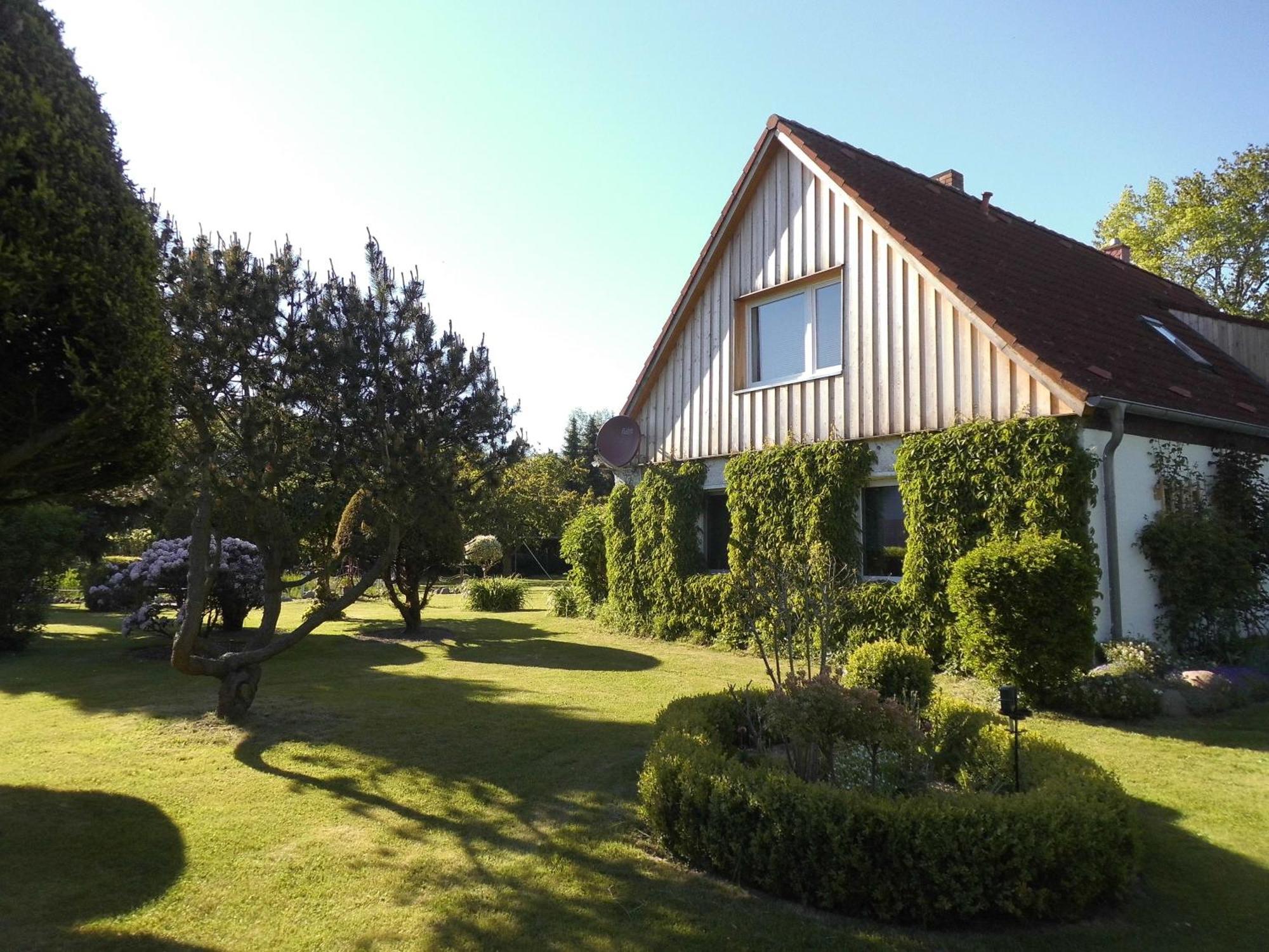 Bungalow Und Ferienwohnung Auf Ruegen Kluis Exterior photo