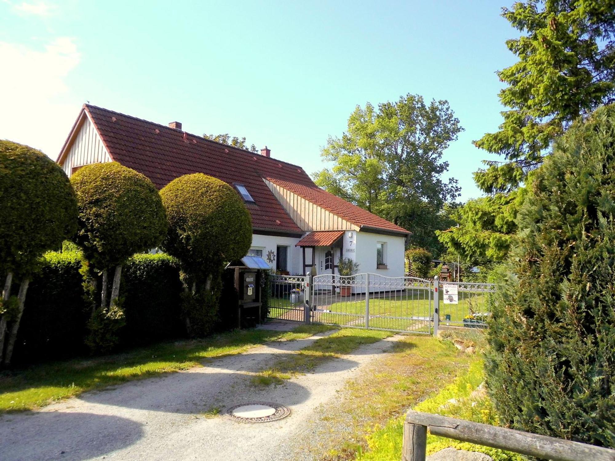 Bungalow Und Ferienwohnung Auf Ruegen Kluis Exterior photo